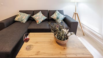 Appartement, 1 slaapkamer | Woonruimte | Flatscreentelevisie