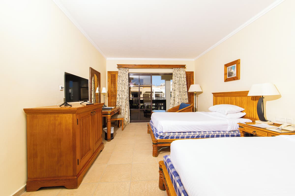 Deluxe Double or Twin Room, Garden View