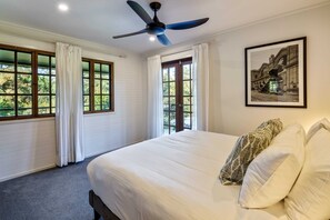 4 soveværelser, skrivebord, strygejern/strygebræt, weekendseng