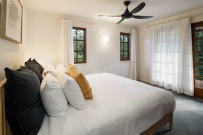 4 bedrooms, desk, iron/ironing board, travel cot