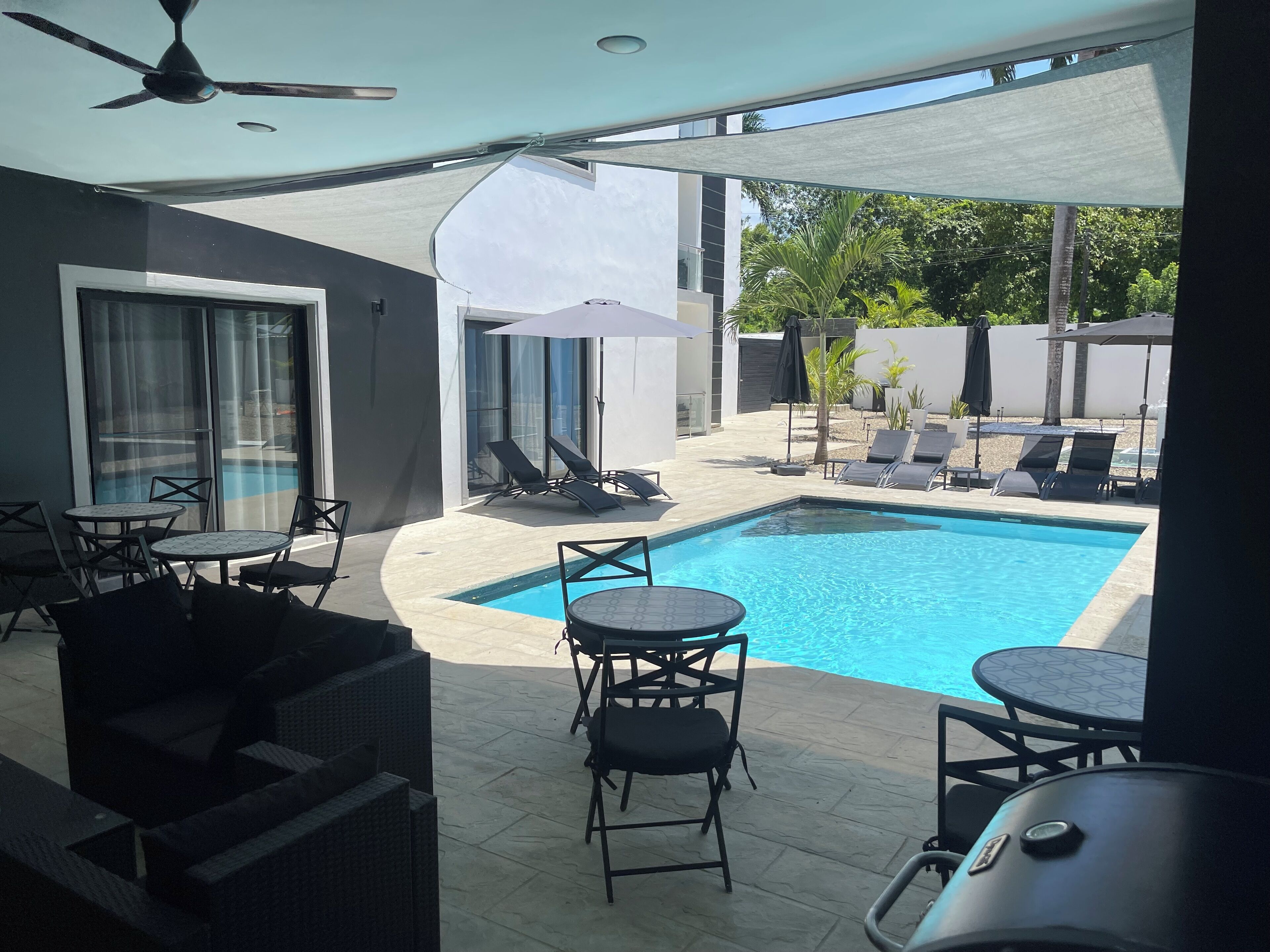 Villa, 2 habitaciones, fumadores, balcón | Piscina | Una piscina al aire libre