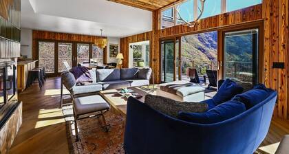 Wildflower at Sundance • Deluxe design • Hot tub • Mountain views • Huge decks • Open space & ping pong