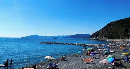 Seafront Apartment in Sestri Levante - Sailorsistershouse