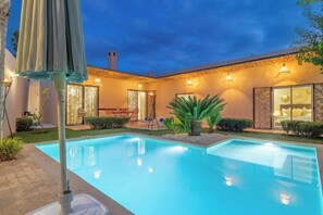Indoor pool, outdoor pool - Villa Maria - Family Only (Marrakesh)