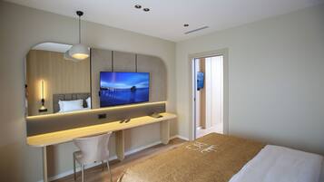 Desk, laptop workspace, soundproofing, free WiFi