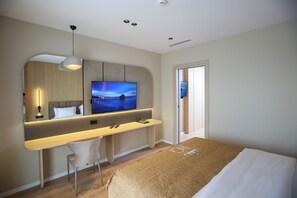 Desk, laptop workspace, soundproofing, free WiFi