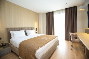 Skrivebord, skrivebord for bærbar PC, lydisolert og wi-fi (inkludert)