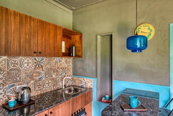 Fridge, microwave, electric kettle, cookware/dishes/utensils - Kalani Stays (Vythiri)