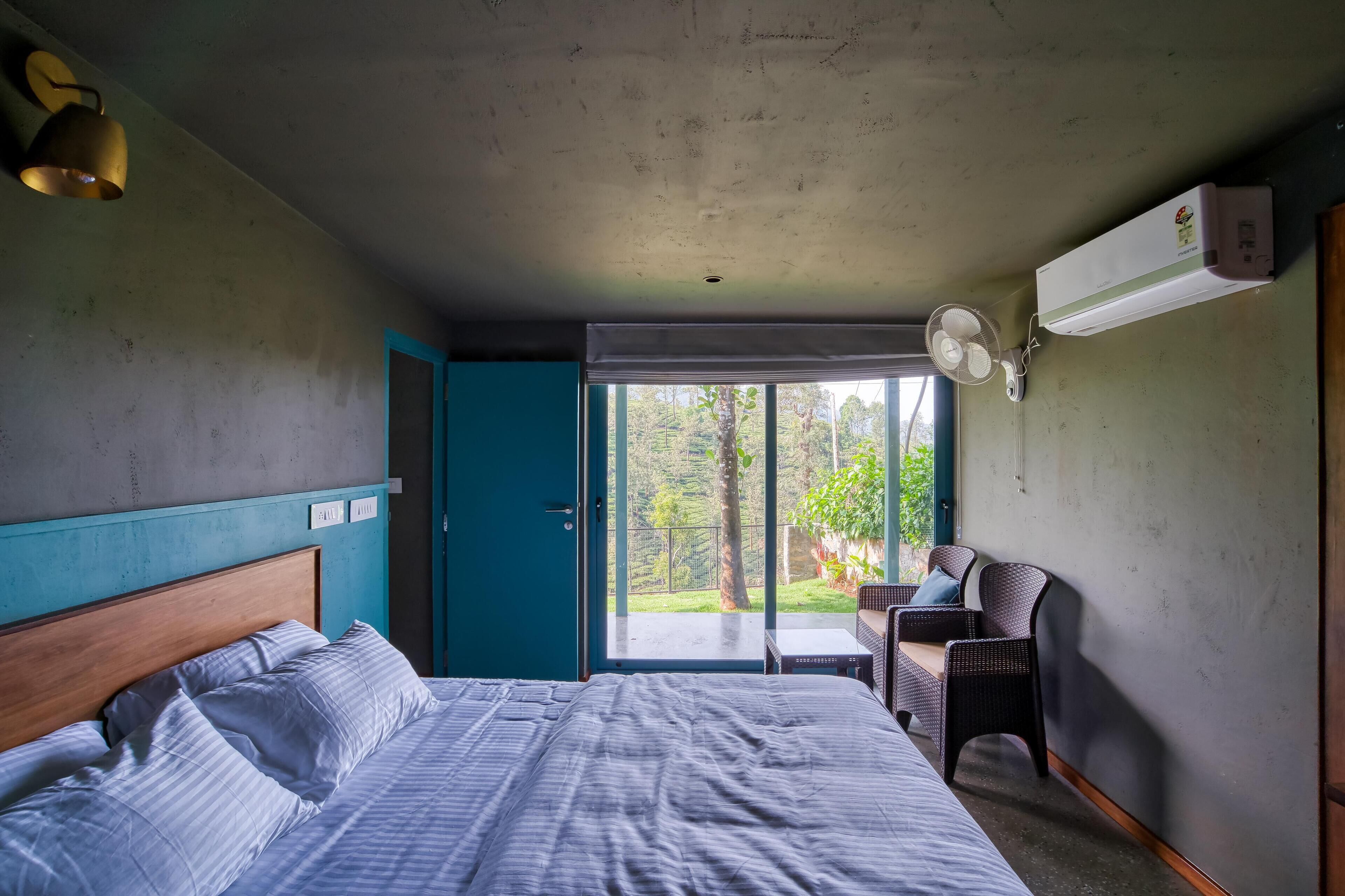 5 bedrooms, in-room safe, WiFi, bed sheets