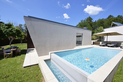 Villa 276 - Sophisticated 3-bedroom villa in an exclusive wooded area near the coast