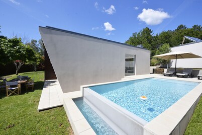 Villa 276 - Sophisticated 3-bedroom villa in an exclusive wooded area near the coast