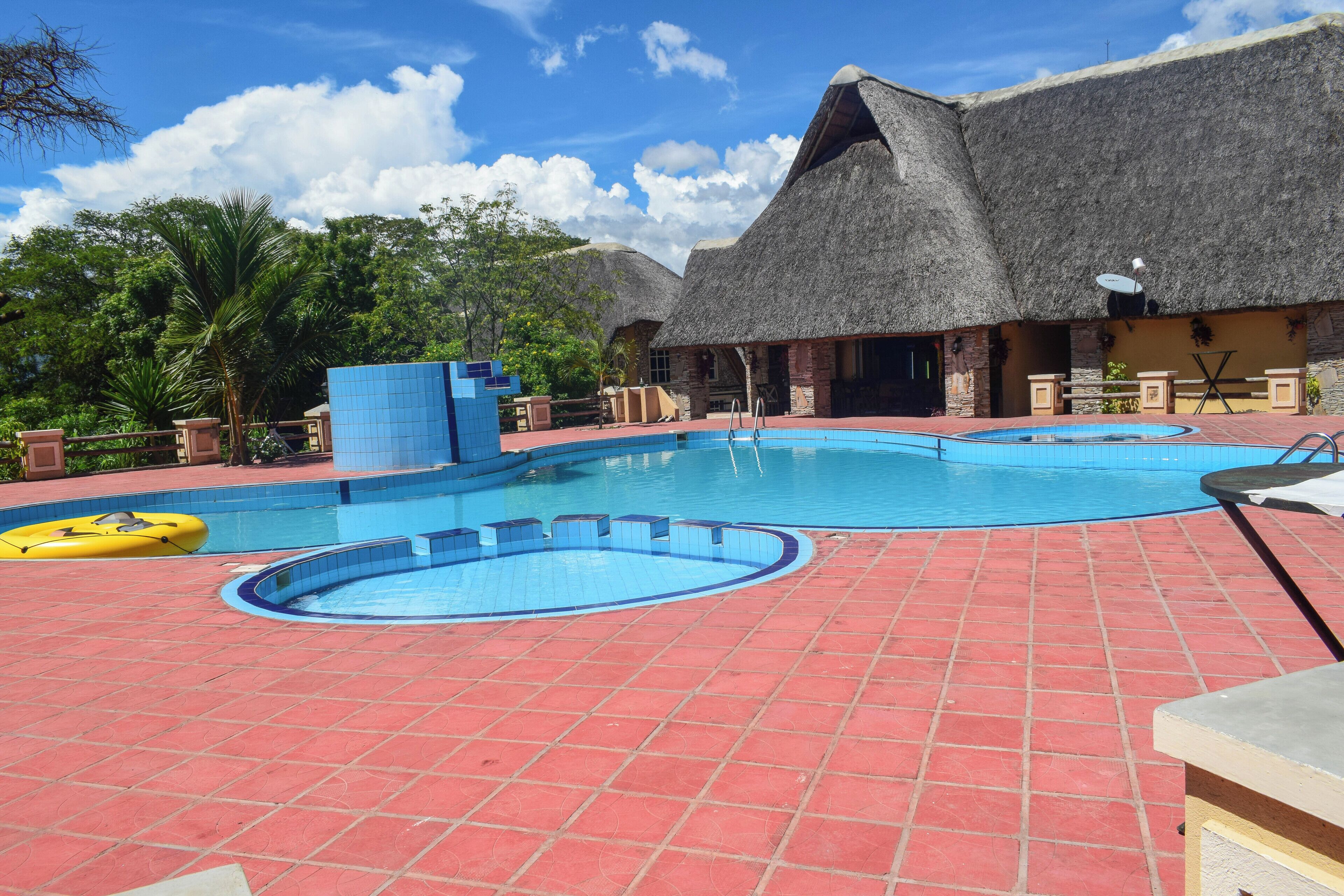 Kolam renang outdoor