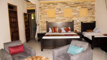Phòng đôi Deluxe, ban công, quang cảnh sông | Chăn bông, trang trí khác biệt