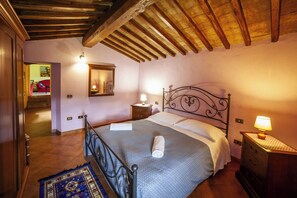 6 bedrooms, iron/ironing board, free WiFi, bed sheets