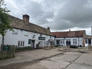 Garden - The Crown Inn (King's Lynn)