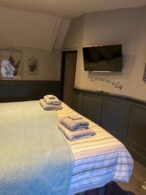 Deluxe Double Room, Private Bathroom