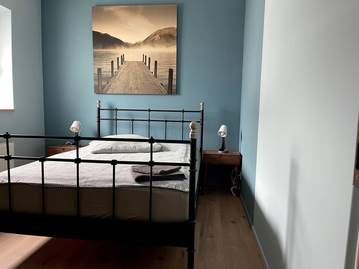 2 bedrooms, desk, travel cot, free WiFi