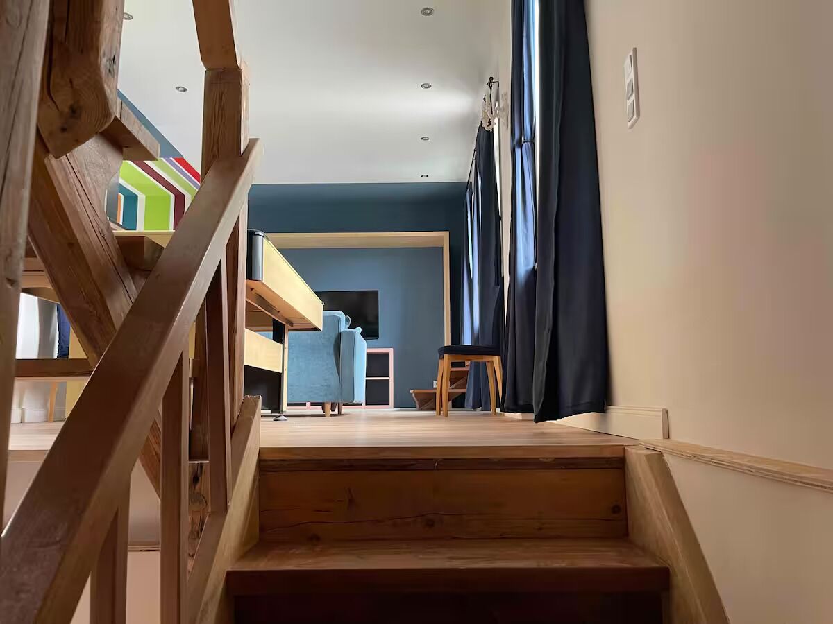 2 soverom, skrivebord, reiseseng for barn og wi-fi (inkludert)