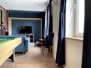 Games room - Complete apartment, 4 sleeping areas for up to 8 people (Bielefeld)
