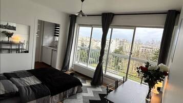 1 soverom, strykejern/-brett og sengetĂžy