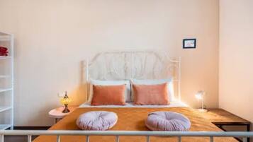 1 camera, Wi-Fi gratuito, lenzuola