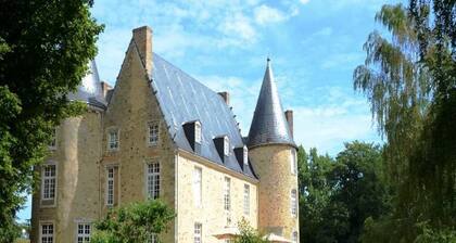 Le Château de Vaux à 5min du Boulerie Jump,15min en Voiture du Circuit des 24h