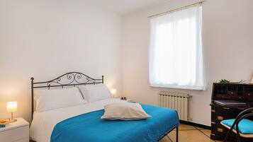 1 chambre, fer et planche Ă repasser, Wi-Fi gratuit, draps fournis
