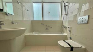 Standard-Apartment | Badezimmer