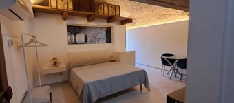 Caieta Housing - Guest House Centro Storico. Gratis Parking Pass e Ztl - 2