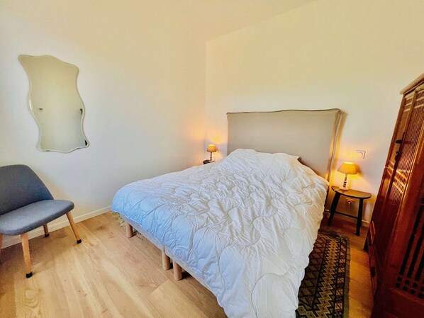 1 bedroom, free WiFi - Quiberon: Cozy Renovated 2-Room House, 500m from Beach, Garden, Parking, WIFI (Quiberon)