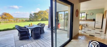 Luxury cottage with spa and private fishing pond