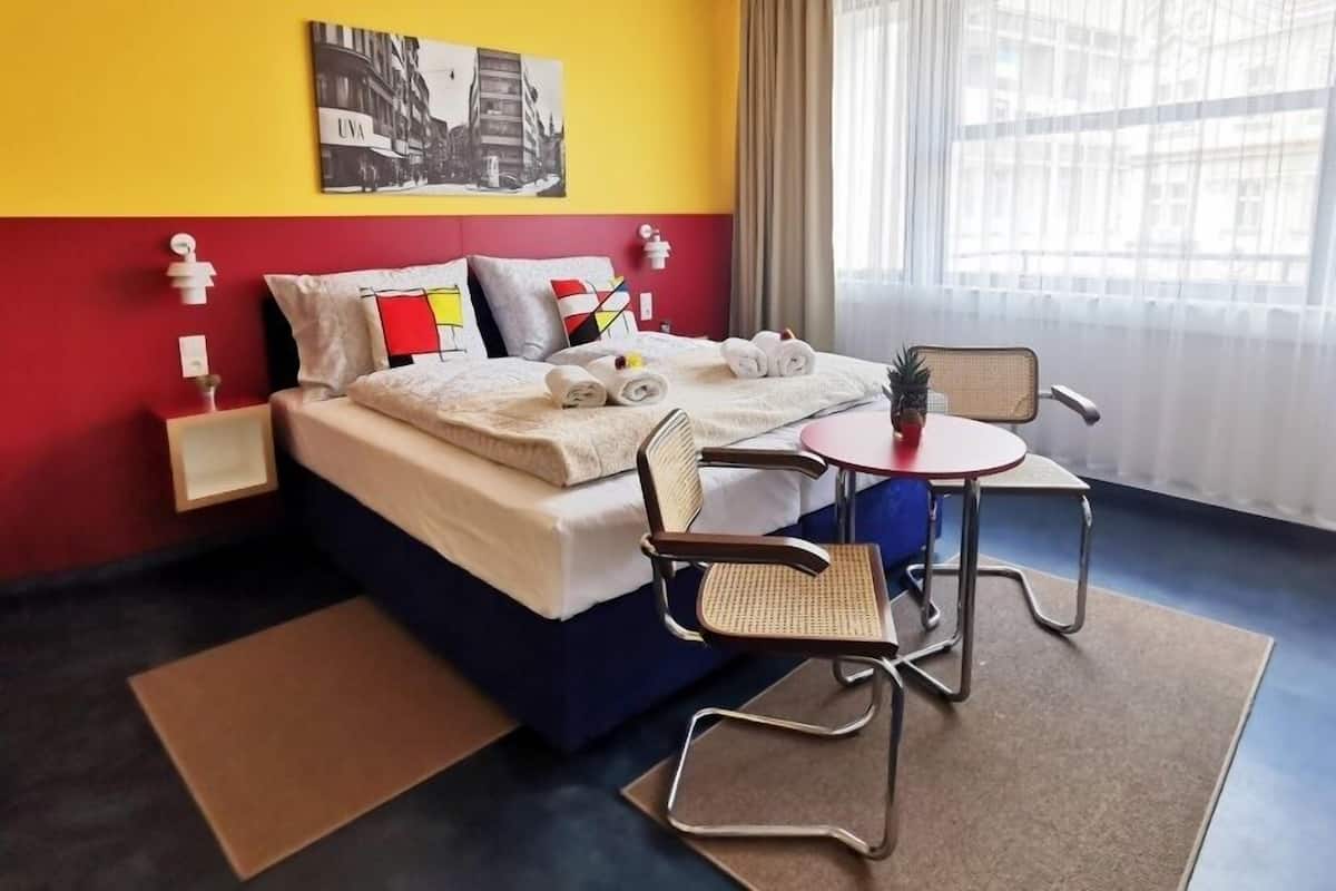 Comfort Room, 1 Queen Bed, Balcony, City View | 1 bedroom, premium bedding, Tempur-Pedic beds, minibar