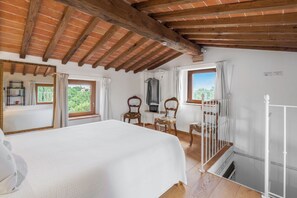 Villa, Garden View | 1 bedroom, iron/ironing board, free cribs/infant beds, free WiFi