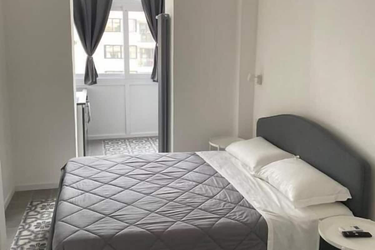 Monolocale comfort | 1 camera, ferro/asse da stiro, Wi-Fi gratuito, lenzuola