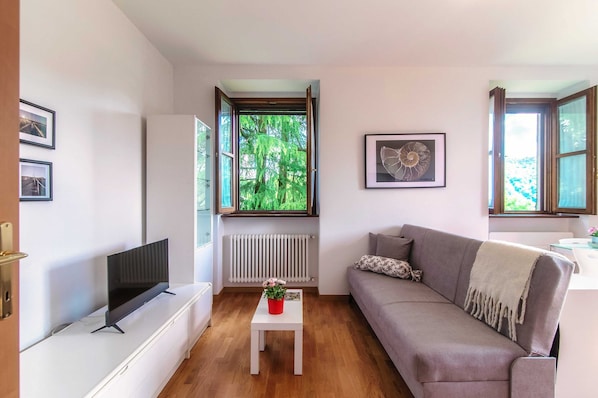 Apartment | 1 bedroom, premium bedding, down comforters, iron/ironing board - Appartamento Marte (Como)