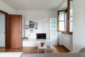 Apartment | 1 bedroom, premium bedding, down comforters, iron/ironing board - Appartamento Marte (Como)