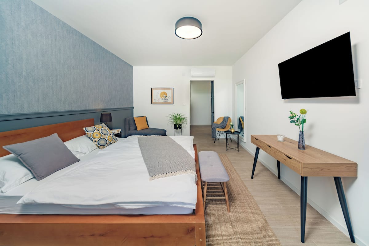 Comfort Double Room 4 | Zimmersafe, schallisolierte Zimmer, kostenloses WLAN