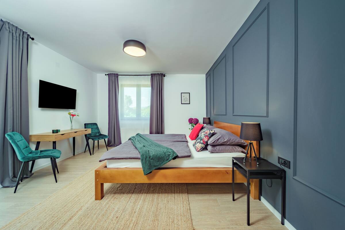 In-room safe, free WiFi