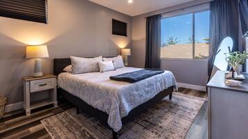 3 bedrooms, desk, iron/ironing board, free WiFi