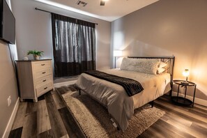 3 habitaciones, escritorio, tabla de planchar con plancha y wifi gratis
