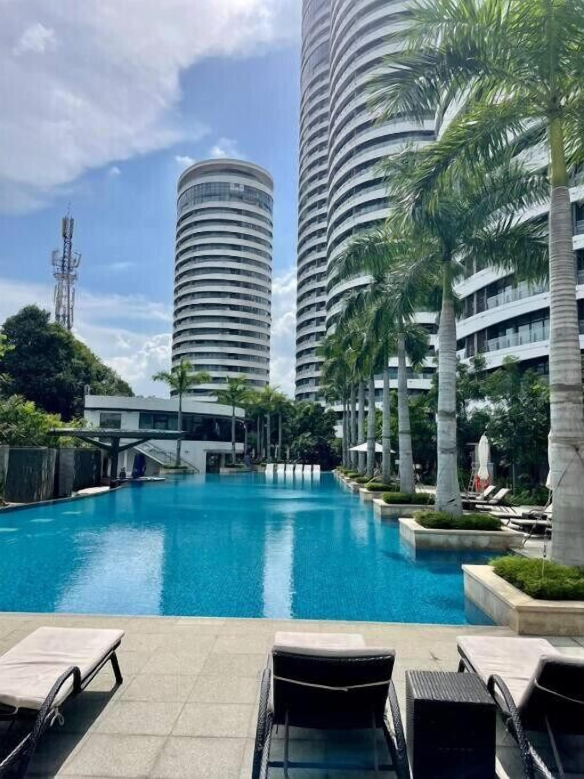 Hồ bơi ngoài trời 