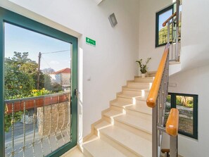 Apartment (Two Bedroom Apartment with Balcony) | Interior - 4B Apartments (Dubrovnik)