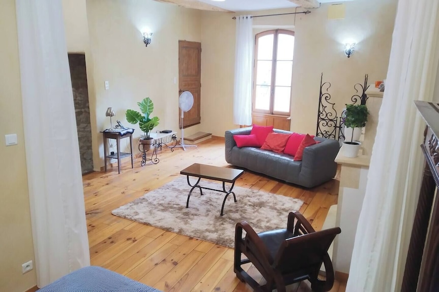 17th Century Traditional French Townhouse Close To Salon-de-provence - Pélissanne