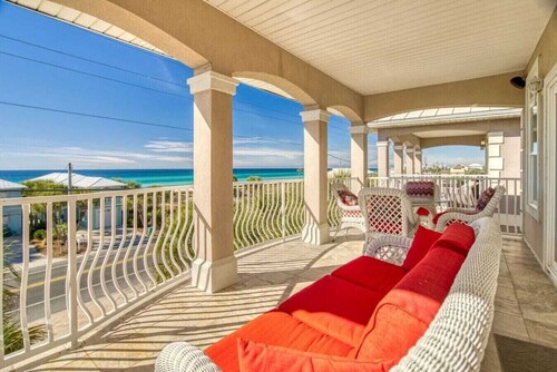 Modern Coastal Luxury | 5BR “Sea Lover” Steps to Beach Access!