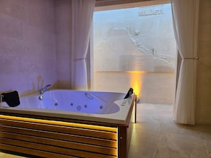 Luxury Suite