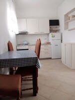 Apartamento (Apartment Mijatovic - One Bedroom Apa) | Cocina privada | Frigorífico