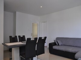 Apartment (Apartments Profaca - Two Bedroom Apar) | Living room | Flat-screen TV