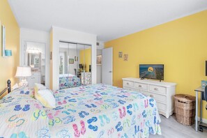 3 bedrooms, WiFi, bed sheets - Pelican's Landing Unit 133 - Courtyard view (Myrtle Beach)