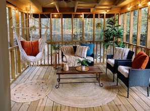 Smart TV, fireplace, books, offices