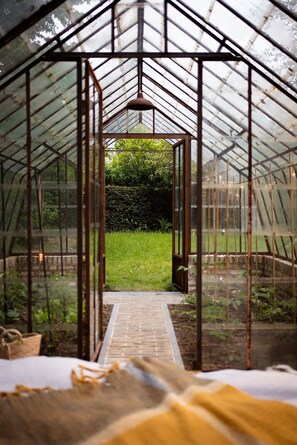 3 عدّة غرف نوم ومكواة/لوح كي وواي فاي مجانًا وملاءات أسرّة